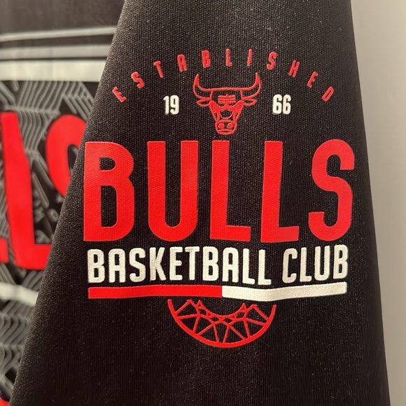 Chicago Bulls Long Sleeve Shirt - Picture 4 of 4